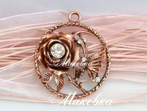 Кулон со стразами Роза с бабочкой, 41х47 мм, античная бронза Кулон со стразами Роза с бабочкой, 41х47 мм, античная бронза