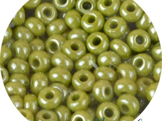 Чешский бисер Preciosa №10/0, круглый, цвет 58430 зеленый 50 г