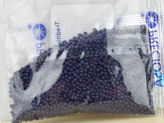 Preciosa  Чешский бисер №10/0, круглый, цвет 33080 темно-синий