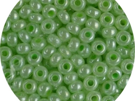 Чешский бисер Preciosa №10/0, круглый, цвет 37154 салатовый 50 г