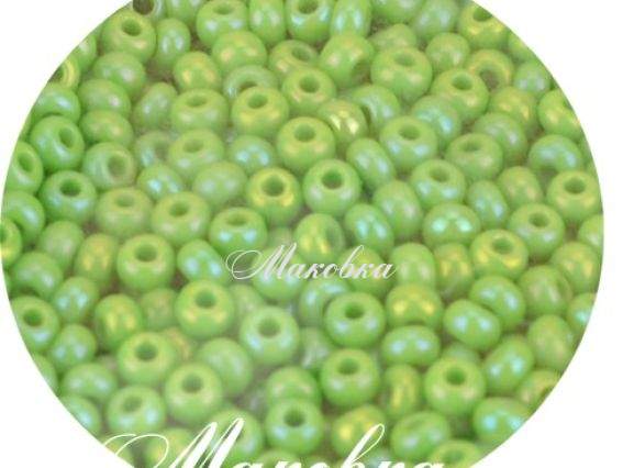 Чешский бисер Preciosa №10/0, круглый, цвет 54230 светло-зеленый радужный