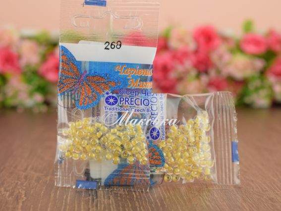Бісер 5 гр Preciosa 268 разм. 6/0 ппрозрачный окрашен внутри светло-желтый