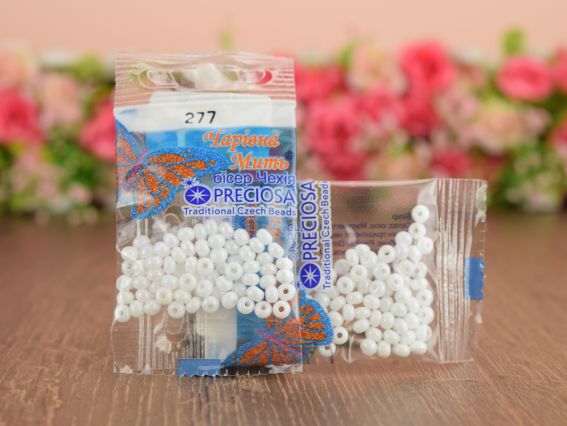 Бісер 5 гр Preciosa 277 розм. 6/0 непрозорий перламутровий білий