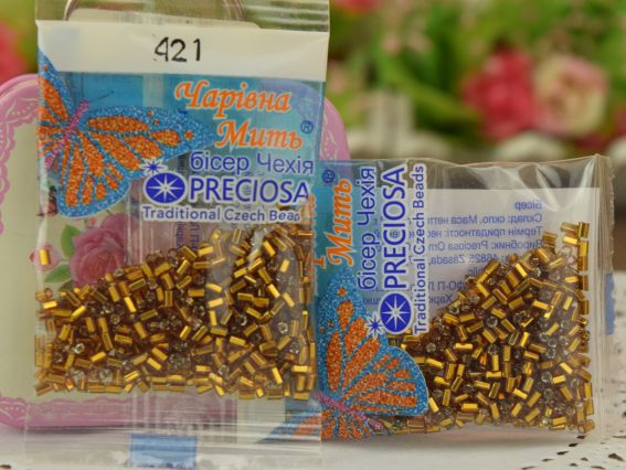 Бисер 5 гр Preciosa 421, Стеклярус-1 прозрачный с серебряной серединкой светло коричневый