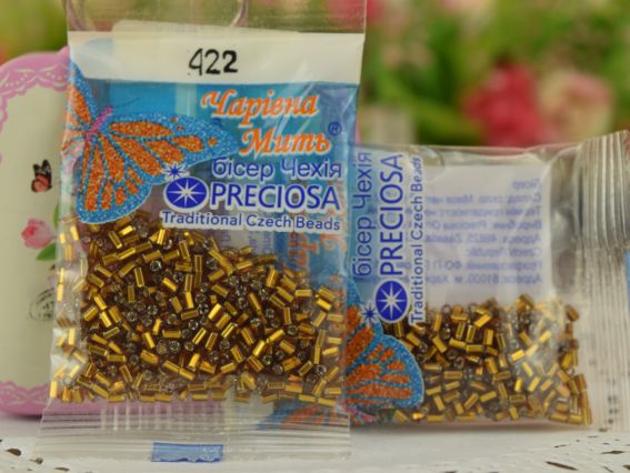 Бисер 5 гр Preciosa 422, Стеклярус-1 прозрачный с серебряной серединкой светло коричневый