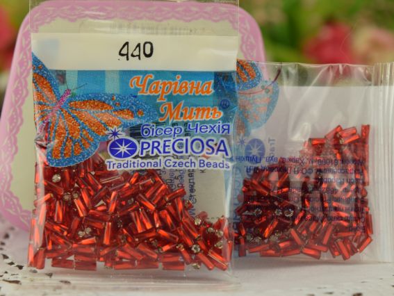Бисер 5 гр Preciosa 440, Стеклярус-2 с серебряной серединкой, красный