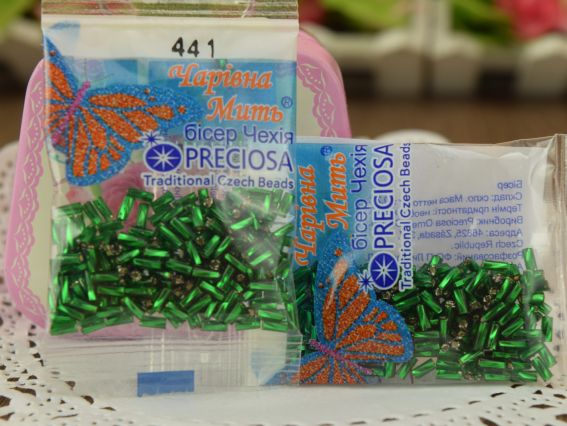 Бисер 5 гр Preciosa 441, Стеклярус-2 с серебряной серединкой, зеленый