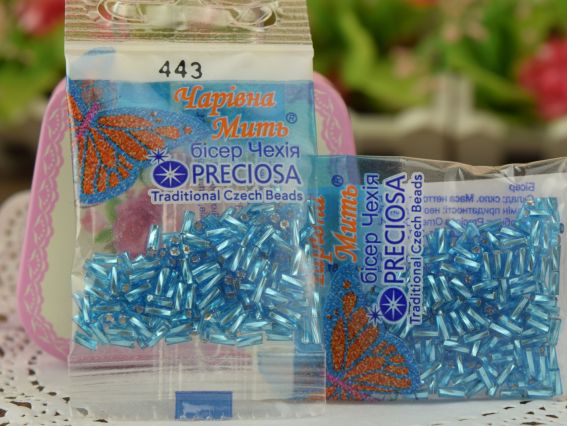 Бисер 5 гр Preciosa 443, Стеклярус-2 с серебряной серединкой, голубой