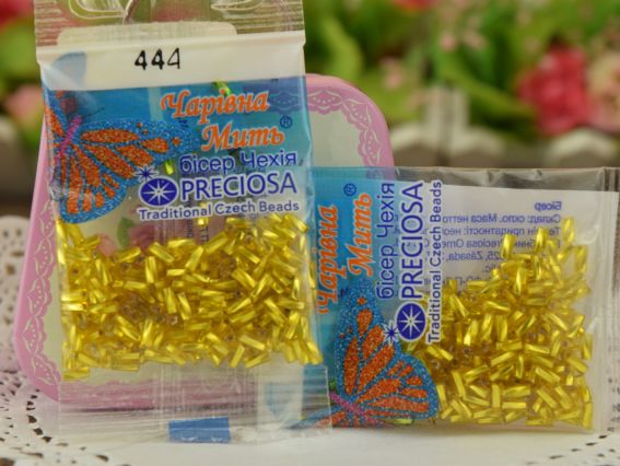 Бисер 5 гр Preciosa 444, Стеклярус-2 с серебряной серединкой, желтый