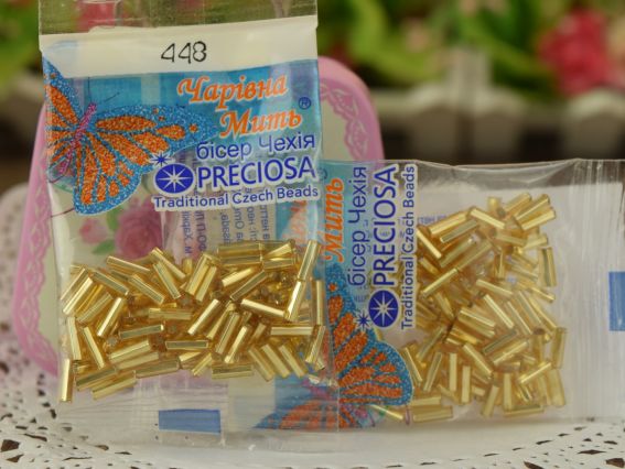 Бисер 5 гр Preciosa 448, Стеклярус-3 с серебряной серединкой, светло-желтый