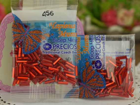 Бисер 5 гр Preciosa 456, Стеклярус-3 с серебряной серединкой, красный