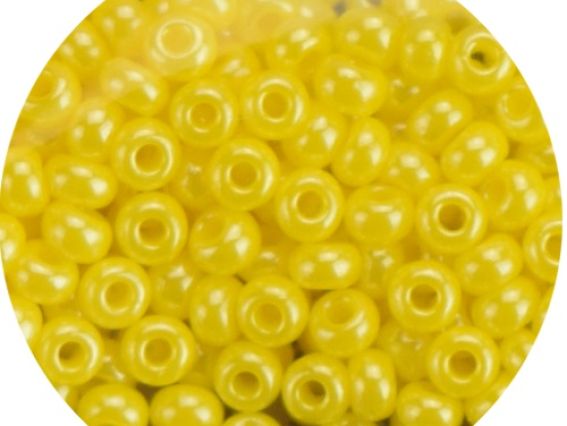 Preciosa чешский бисер желтый 88110 непрозрачный блестящий 5 грамм 