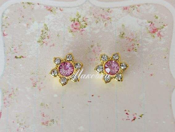 Кабошон Квітка Біло-Рожева на золоті, 10мм, 2шт Кабошон Квітка Біло-Рожева на золоті, 10мм, 2шт