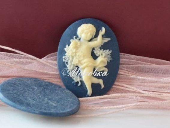 Камея №9 Ангел с цветами, овал 40х31 мм, синяя с кремовым Камея №9 Ангел с цветами, овал 40х31 мм, синяя с кремовым