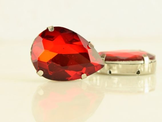 Кабошон стеклянный Граненный в оправе, КАПЛЯ 18х25мм, ГРАНАТ, 1 шт