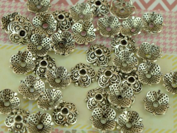 Біжутерний Ковпачок, обіймач для намистини №49 Чотири пелюстки 10мм, античне срібло 1 шт