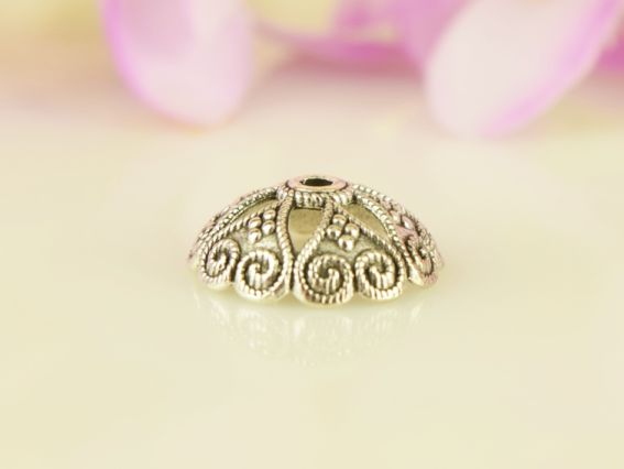 Біжутерний ковпачок (шапочка) №55 Шапочка-сердечка СЕРЕДНІЙ 15х5мм, античне срібло, 1 шт