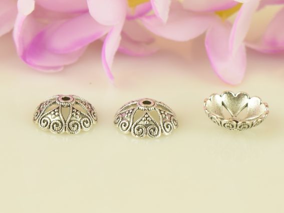 Біжутерний ковпачок (шапочка) №55 Шапочка-сердечка СЕРЕДНІЙ 15х5мм, античне срібло, 1 шт