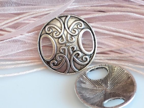 Конектор Круглий 25,5 мм з овальними отворами, античне срібло, 1 шт