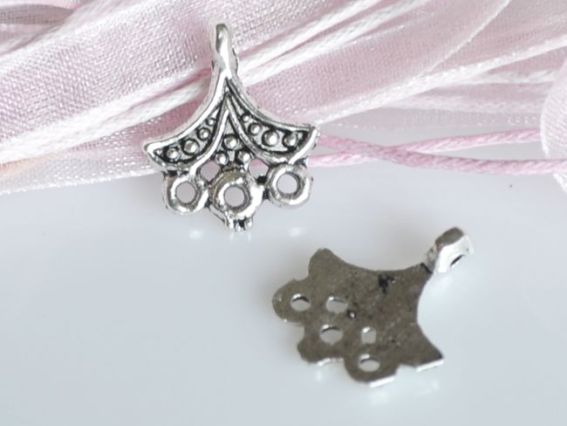 Коннектор 1/3 маленький №03 (треугольный), античное серебро, 50 шт Коннектор 1/3 маленький №03 (треугольный), античное серебро, 50 шт