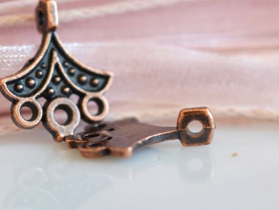 Коннектор 1/3 маленький №05 (треугольный), цвет античная медь, 1 шт