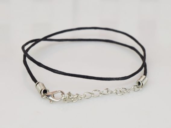 Основа на шею из ХБ вощенного шнура, 1,5 мм, длина 38+5 см с карабином Основа на шею из ХБ вощенного шнура, 1,5 мм, длина 38+5 см с карабином