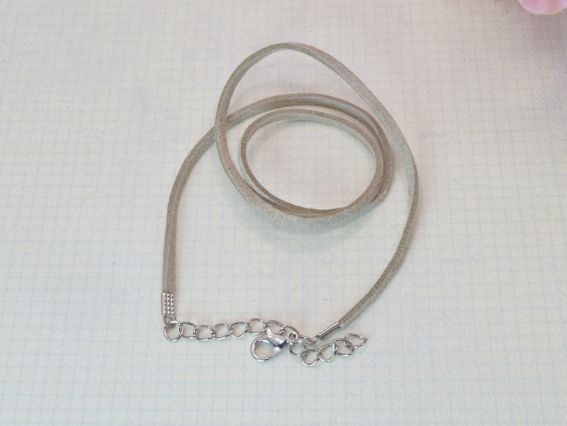 Основа під кулон замшева 3 мм, Кава з молоком, 44 см + ланцюжок, із замочком карабіном