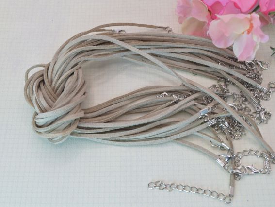 Основа під кулон замшева 3 мм, Кава з молоком, 44 см + ланцюжок, із замочком карабіном