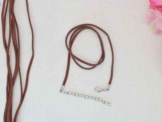 Основа на шию замшева 3 мм, коричнево-каштанова, 44см + ланцюжок Основа на шию замшева 3 мм, коричнево-каштанова, 44см + ланцюжок