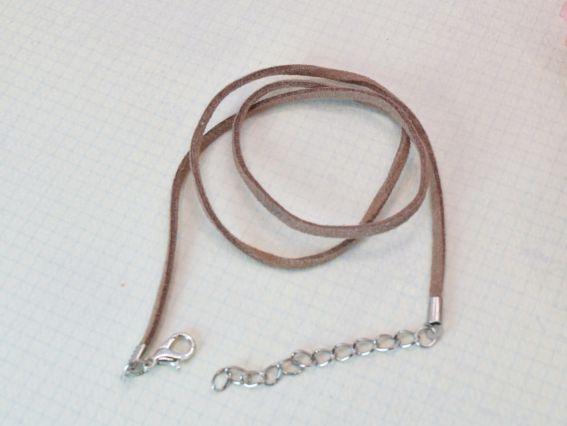 Основа під кулон замшева 3 мм, колір Мокко, 44 см + ланцюжок, із замочком карабіном