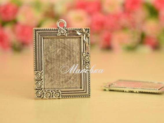 Основа під камею №37, Прямокутна рамка з трояндами, античне срібло Основа під камею №37, Прямокутна рамка з трояндами, античне срібло