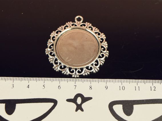 Оправа для кабошона круглая Лилии 44 х 49 мм , цвет античное серебро №46