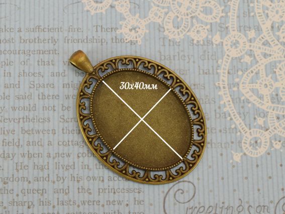 Основа под камею овальная Лилии 58х39х3 мм (для камеи 30х40) мм, античная бронза №17