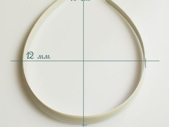 Обруч сіро-бежевий пластиковий 12-18 мм
