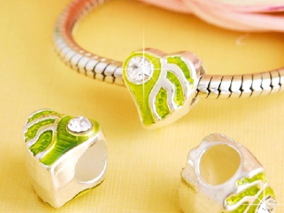 Бусина метал. цветная со стразой 11 Листик салатовая Бусина метал. цветная со стразой 11 Листик салатовая