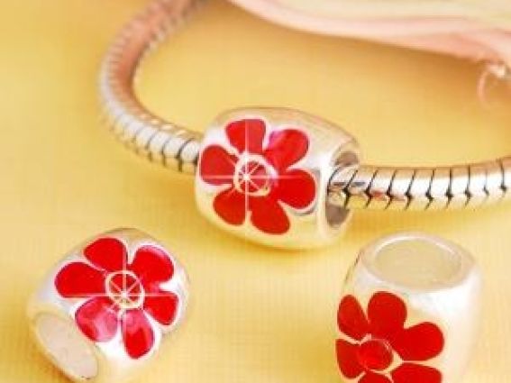 Бусина метал. цветная со стразами 02 Ромашка красная Бусина метал. цветная со стразами 02 Ромашка красная