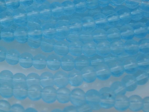 Намистини скляні 4мм у формі кулі колір №05 блакитний прозорий, 1 низка