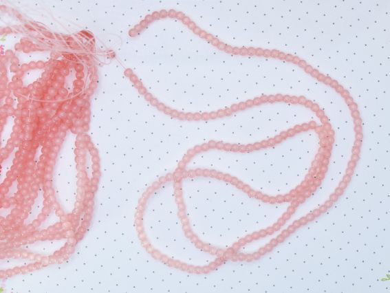 Намистини Скляні Желейні у формі кулі, діаметр 4 мм Рожево-кораловий колір , 1 низка