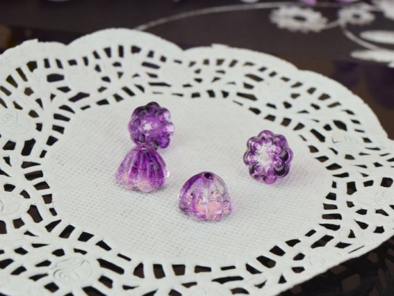 Lampwork бусина ШАР форма Лотос , размер 10*10мм Бело-фиолетовая полупрозрачная 1 шт