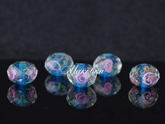 Бусина Lampwork граненая 12*10 мм, золото и розы СИНЯЯ 1 шт Бусина Lampwork граненая 12*10 мм, золото и розы СИНЯЯ 1 шт