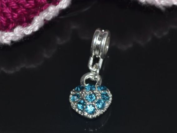 Бусина Пандора с подвеской Сердце с синими стразами Бусина Пандора с подвеской Сердце с синими стразами