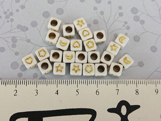 Бусины Куб с золотым рисунком цветок, сердце, месяц, звезда, 6мм, 25шт, белые