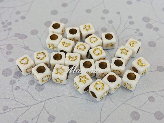 Бусины Куб белый с золотым рисунком цветок, сердце, месяц, звезда, 6мм, микс
