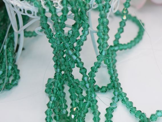  Намистини кришталь Біконус Грановані 4*3 мм, колір  №06 зелений, 1 низка,