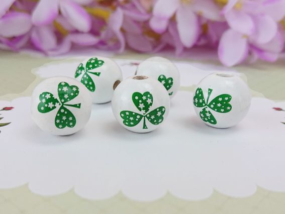 Бусина деревянная Белая с клевером, 16мм, 1 шт, 