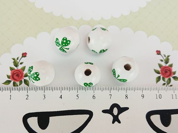 Дерев'яна намистина Біла з конюшиною, 16мм, 1 шт