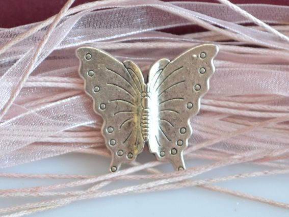 Металлическая бусина №51 Бабочка 31х28 мм, античное серебро, 1 шт Металлическая бусина №51 Бабочка 31х28 мм, античное серебро, 1 шт