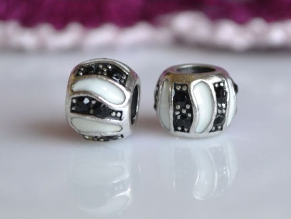 Бусина метал. цветная со стразой 17 белая Бусина метал. цветная со стразой 17 белая