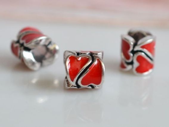 Бусина эмалевая ЭМ-15 Красные сердечки Бусина эмалевая ЭМ-15 Красные сердечки