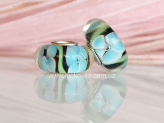 Бусина Евро Lampwork №18 черная с голубыми цветами Бусина Евро Lampwork №18 черная с голубыми цветами